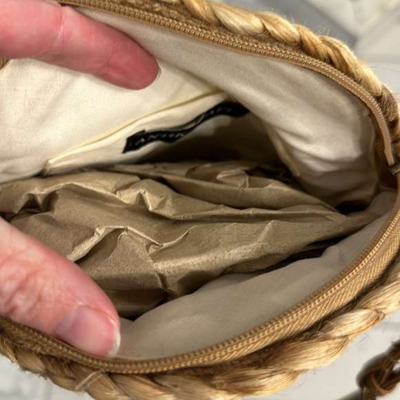 NWT Cute Emroidered Burlap Crossbody Purse. - Picture 4 of 4